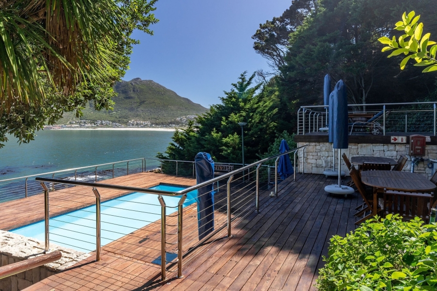 To Let 3 Bedroom Property for Rent in Hout Bay Beachfront Western Cape